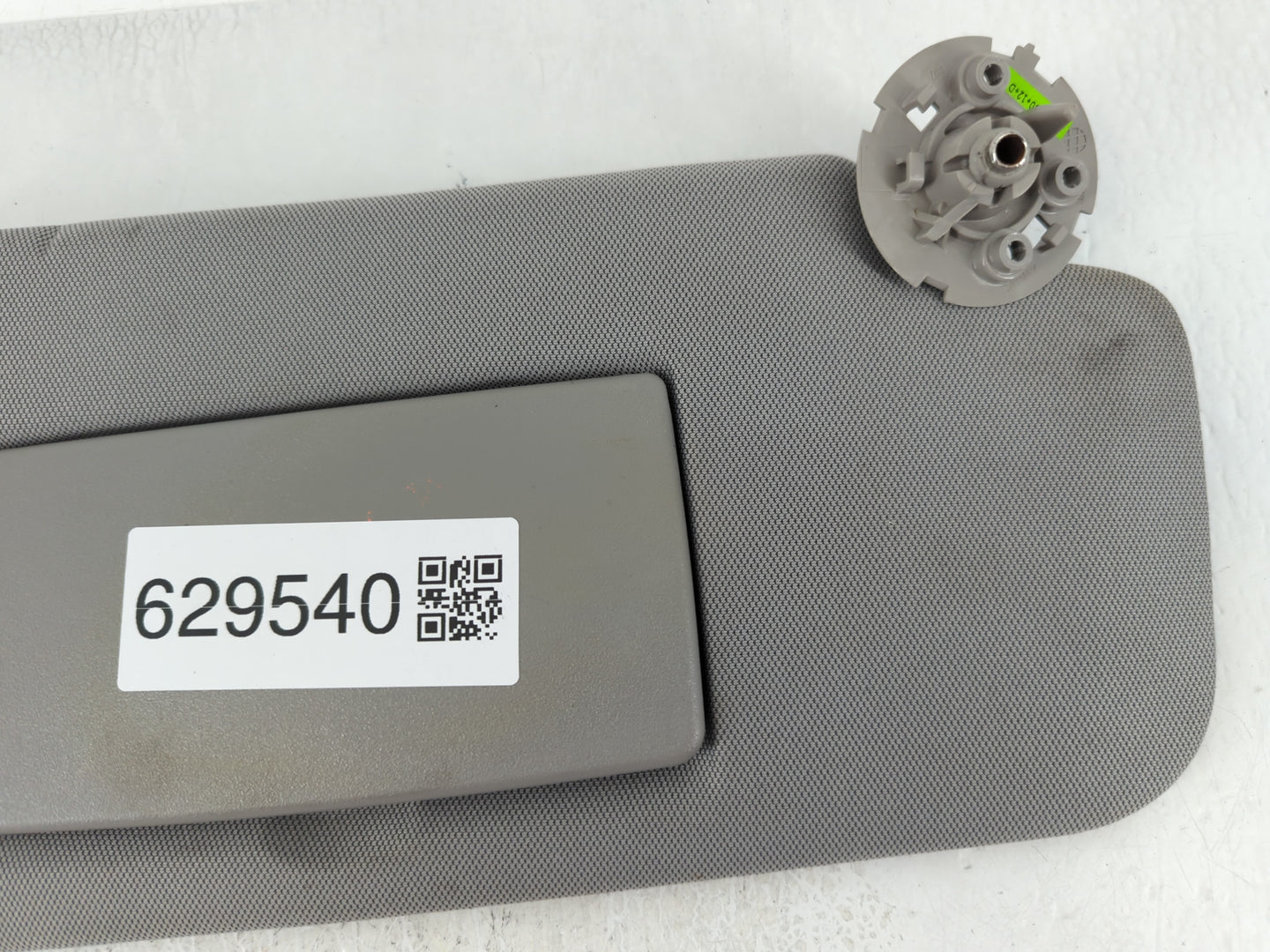 2017-2021 Chevrolet Trax Sun Visor Shade Replacement Passenger Right Mirror Fits Fits 2017 2018 2019 2020 2021 OEM Used Auto