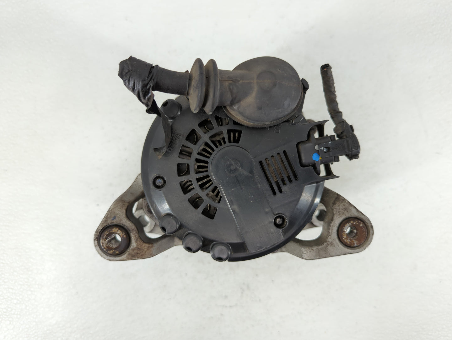 2013-2021 Chevrolet Trax Alternator Replacement Generator Charging Assembly Engine OEM P/N:2619573 B 13597226 Fits OEM Used 