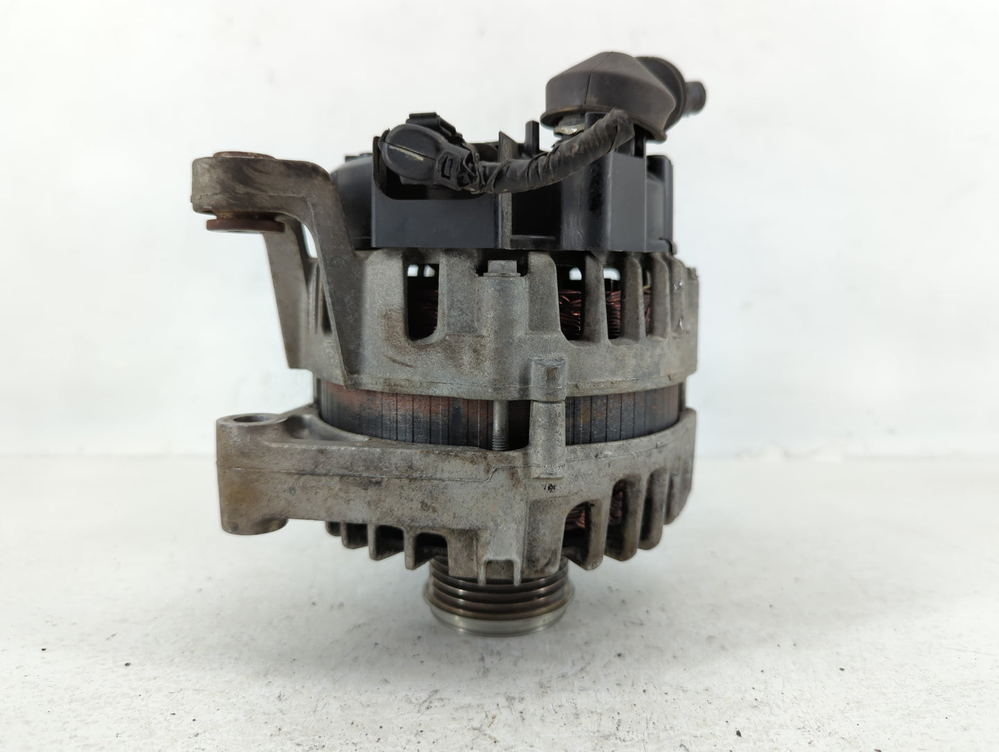 2013-2021 Chevrolet Trax Alternator Replacement Generator Charging Assembly Engine OEM P/N:2619573 B 13597226 Fits OEM Used 