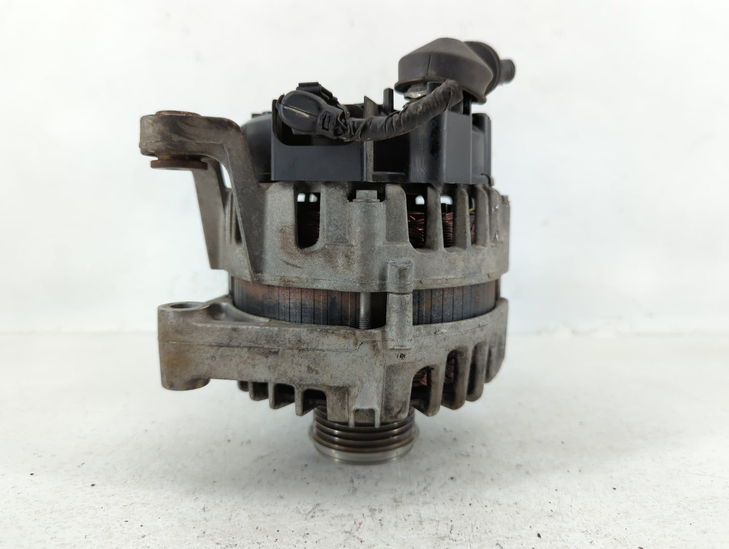 2013-2021 Chevrolet Trax Alternator Replacement Generator Charging Assembly Engine OEM P/N:2619573 B 13597226 Fits OEM Used 