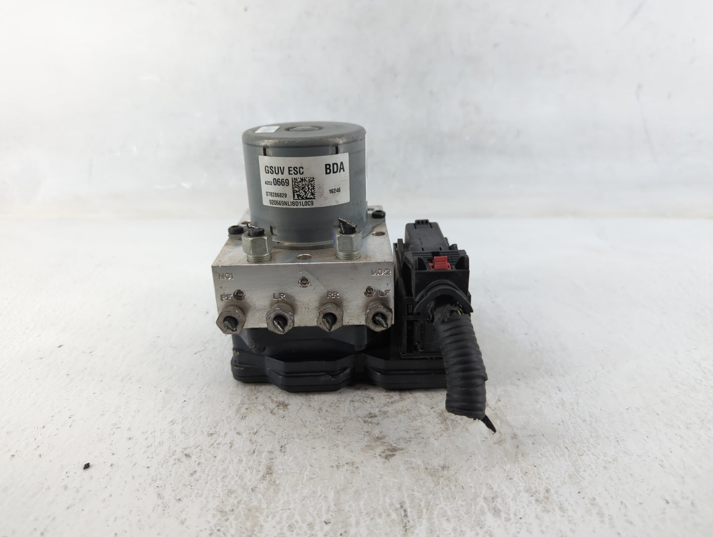 2017-2021 Chevrolet Trax ABS Pump Control Module Replacement P/N:42520669 Fits Fits 2017 2018 2019 2020 2021 OEM Used Auto P