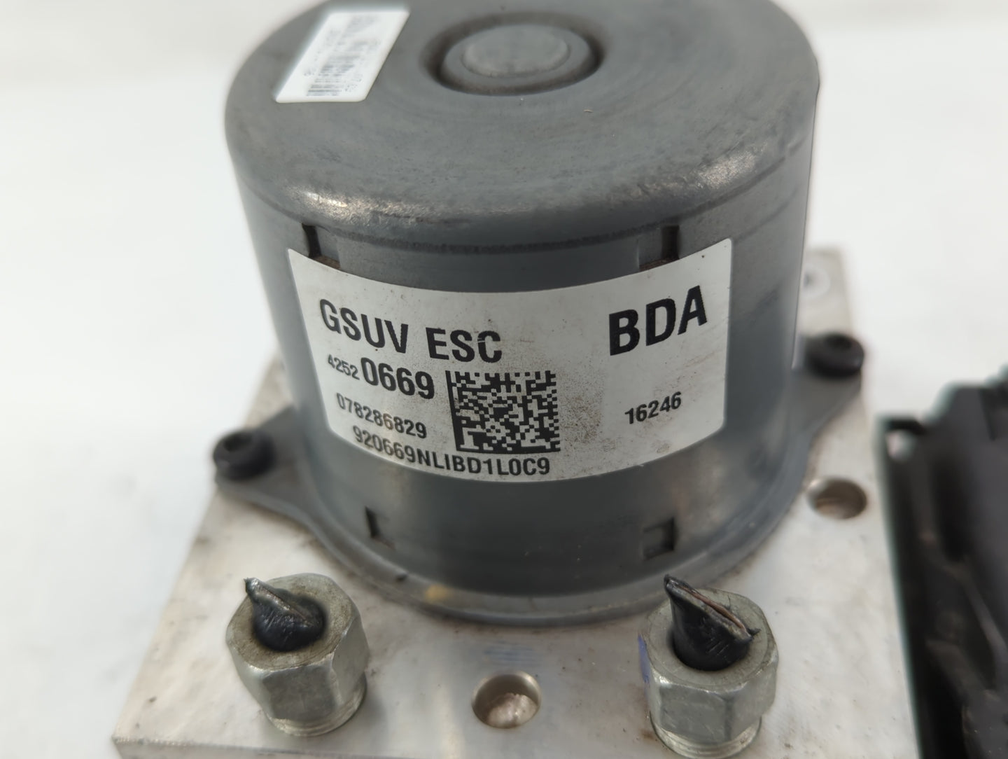 2017-2021 Chevrolet Trax ABS Pump Control Module Replacement P/N:42520669 Fits Fits 2017 2018 2019 2020 2021 OEM Used Auto P