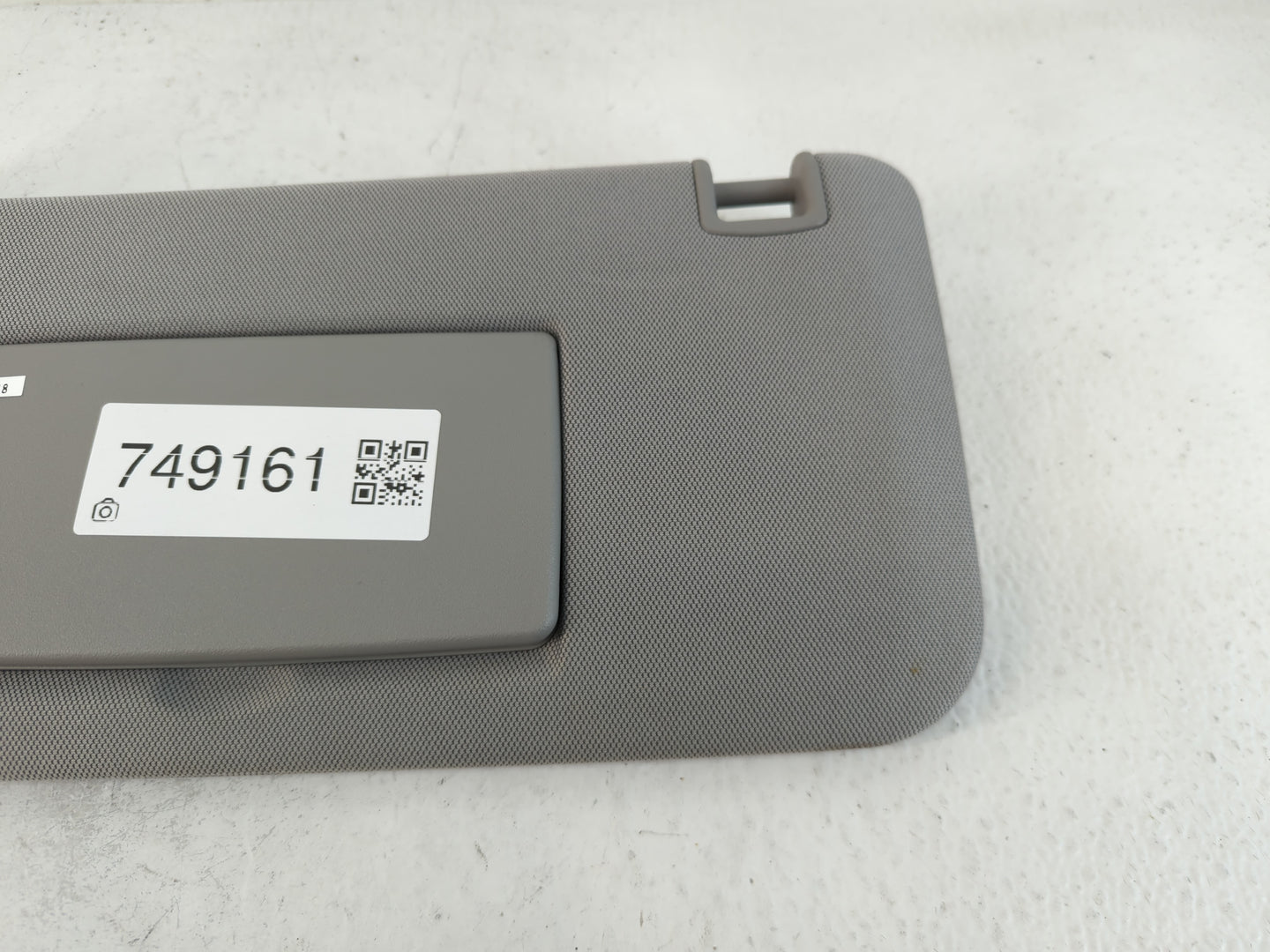 2017-2020 Chevrolet Trax Sun Visor Shade Replacement Passenger Right Mirror Fits Fits 2017 2018 2019 2020 OEM Used Auto Part