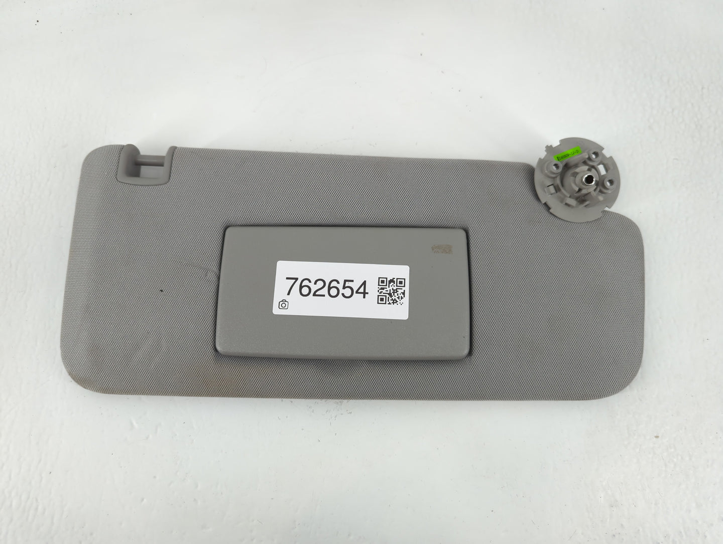 2017-2021 Chevrolet Trax Sun Visor Shade Replacement Passenger Right Mirror Fits Fits 2017 2018 2019 2020 2021 OEM Used Auto