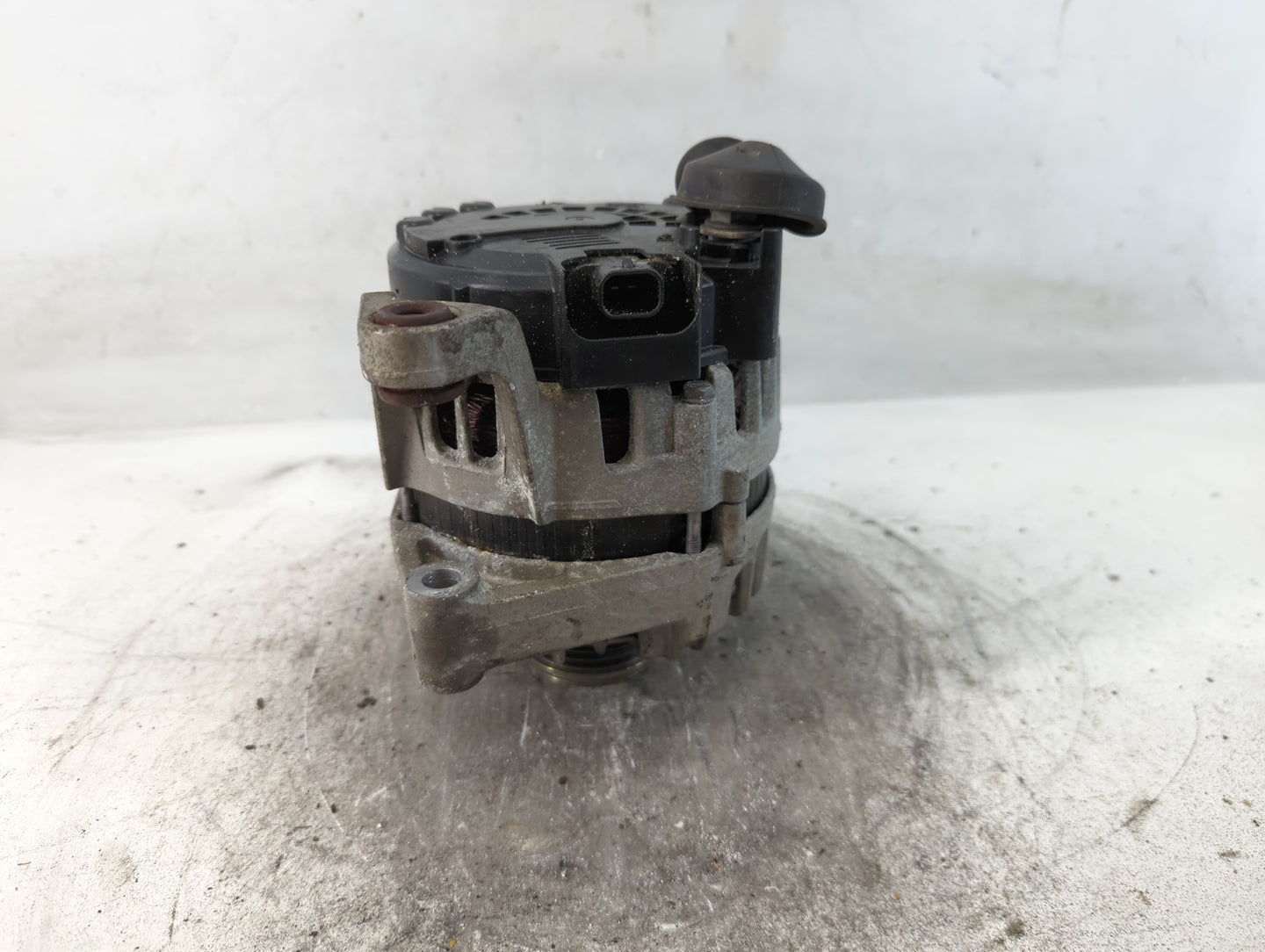2013-2021 Chevrolet Trax Alternator Replacement Generator Charging Assembly Engine OEM P/N:13597226 Fits OEM Used Auto Parts