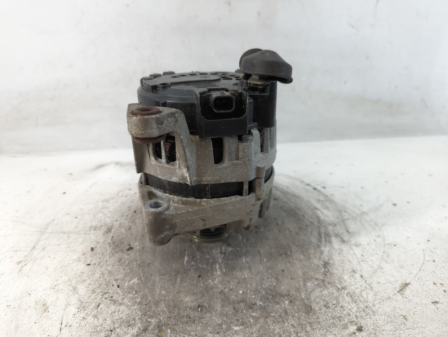 2013-2021 Chevrolet Trax Alternator Replacement Generator Charging Assembly Engine OEM P/N:13597226 Fits OEM Used Auto Parts