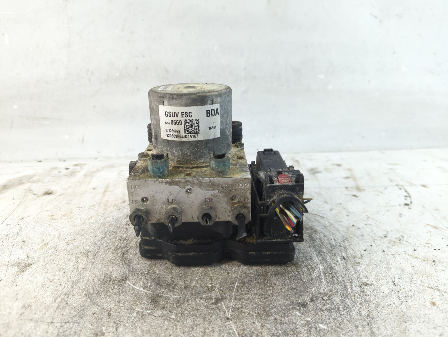 2017-2021 Chevrolet Trax ABS Pump Control Module Replacement P/N:42520669 Fits Fits 2017 2018 2019 2020 2021 OEM Used Auto P