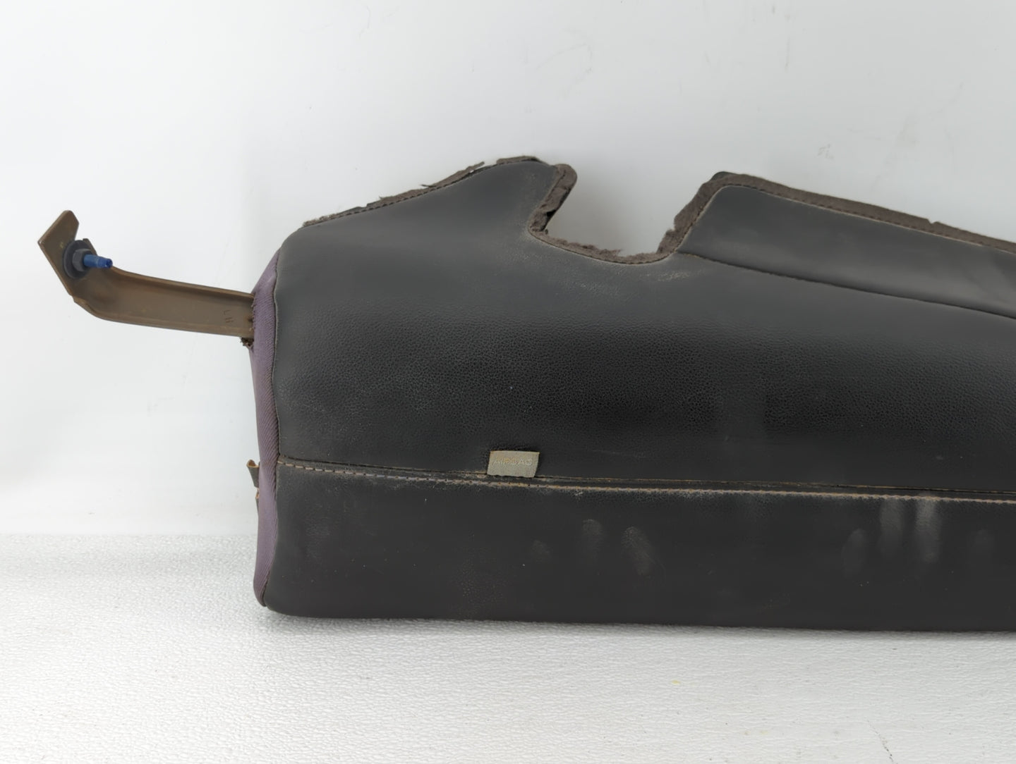 2016-2017 Chevrolet Volt Air Bag Passenger Right Knee OEM P/N:160421005 Fits Fits 2016 2017 OEM Used Auto Parts - Oemusedaut