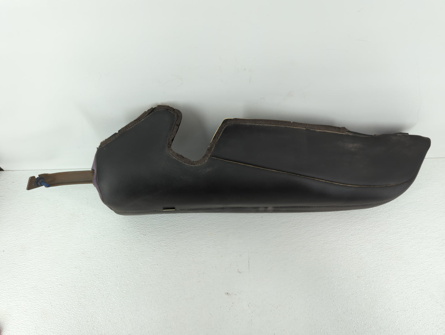 2016-2017 Chevrolet Volt Air Bag Passenger Right Knee OEM P/N:160421005 Fits Fits 2016 2017 OEM Used Auto Parts - Oemusedaut