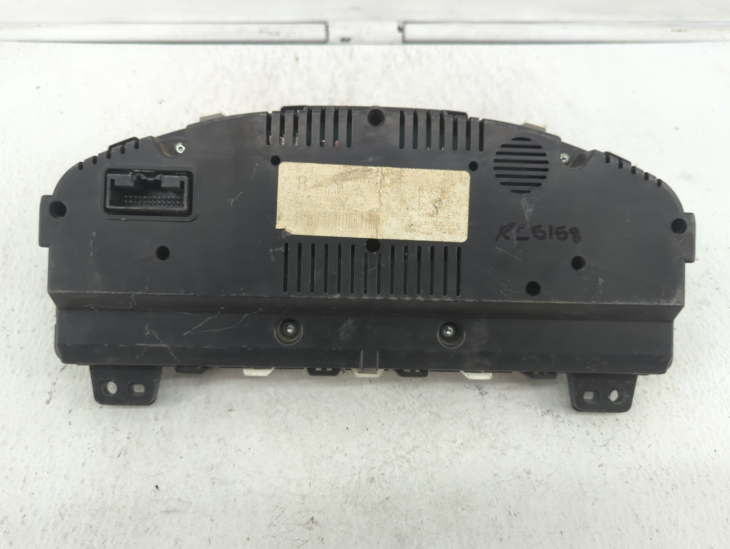 2017-2018 Chevrolet Volt Instrument Cluster Speedometer Gauges P/N:DT1T-10849-RB Fits Fits 2017 2018 OEM Used Auto Parts - O