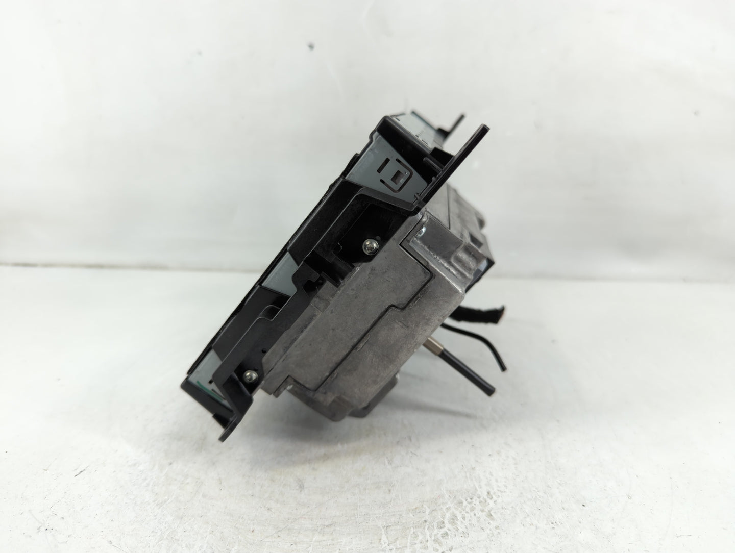 2017 Chrysler 200 Radio AM FM Cd Player Receiver Replacement P/N:68270680AE Fits OEM Used Auto Parts - Oemusedautoparts1.com