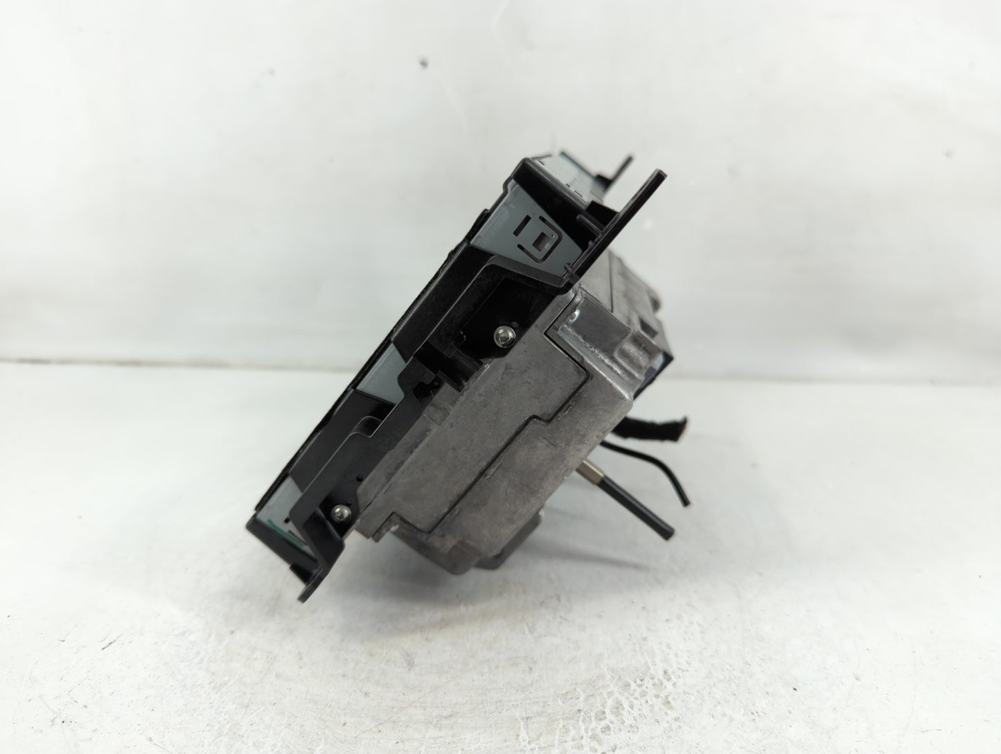 2017 Chrysler 200 Radio AM FM Cd Player Receiver Replacement P/N:68270680AE Fits OEM Used Auto Parts - Oemusedautoparts1.com