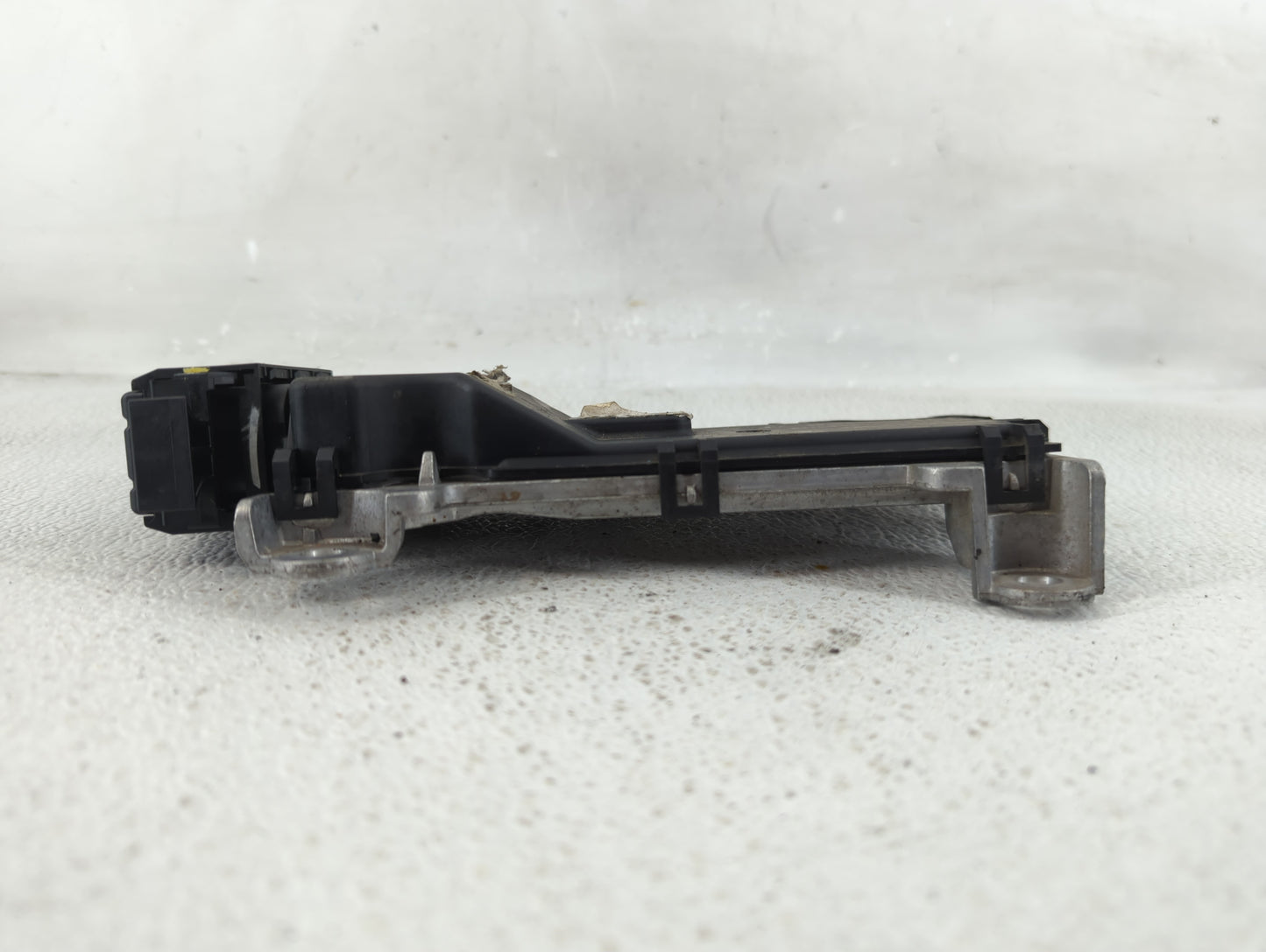 2015-2017 Chrysler 200 Chassis Control Module Ccm Bcm Body Control - Oemusedautoparts1.com
