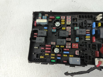 2016-2017 Chrysler 200 Fusebox Fuse Box Panel Relay Module Fits Fits 2016 2017 OEM Used Auto Parts
