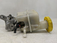 2015-2017 Chrysler 200 Brake Master Cylinder - Oemusedautoparts1.com