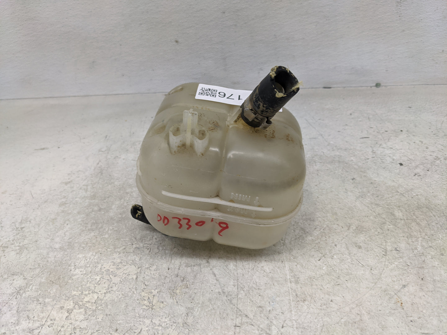 2015-2017 Chrysler 200 Radiator Coolant Overflow Expansion Tank Bottle 1367176 - Oemusedautoparts1.com