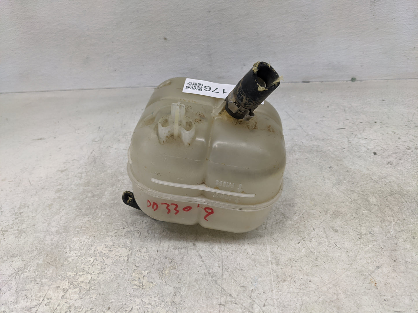 2015-2017 Chrysler 200 Radiator Coolant Overflow Expansion Tank Bottle 1367176 - Oemusedautoparts1.com