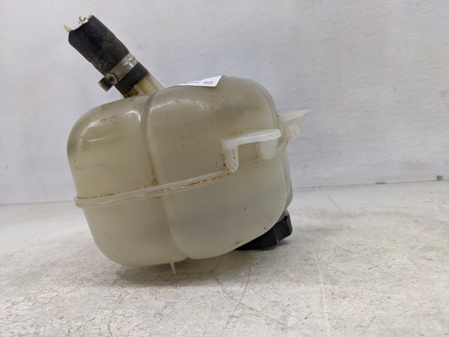 2015-2017 Chrysler 200 Radiator Coolant Overflow Expansion Tank Bottle 1367176 - Oemusedautoparts1.com
