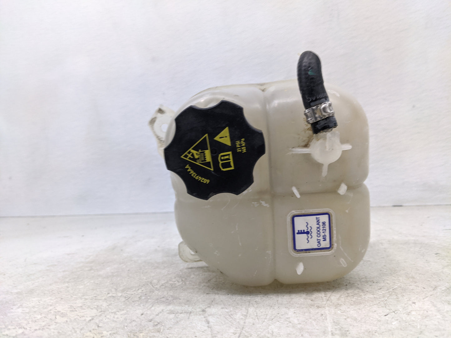 2015-2017 Chrysler 200 Radiator Coolant Overflow Expansion Tank Bottle 1367176 - Oemusedautoparts1.com