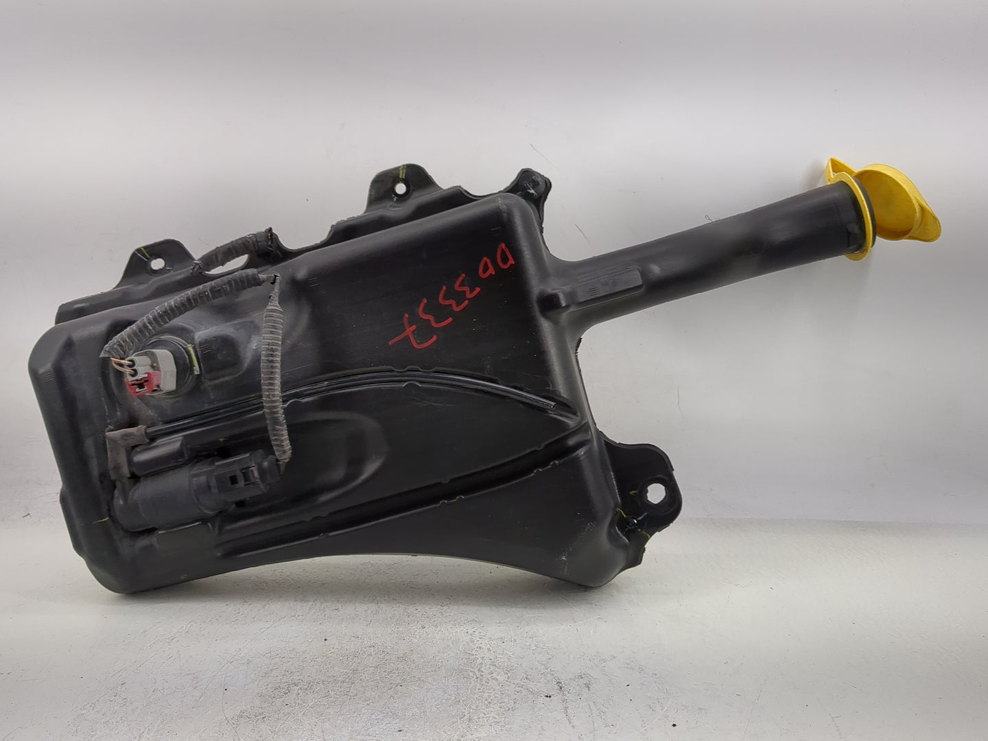 2015-2017 Chrysler 200 Windshield Washer Fluid Reservoir Bottle Oem - Oemusedautoparts1.com