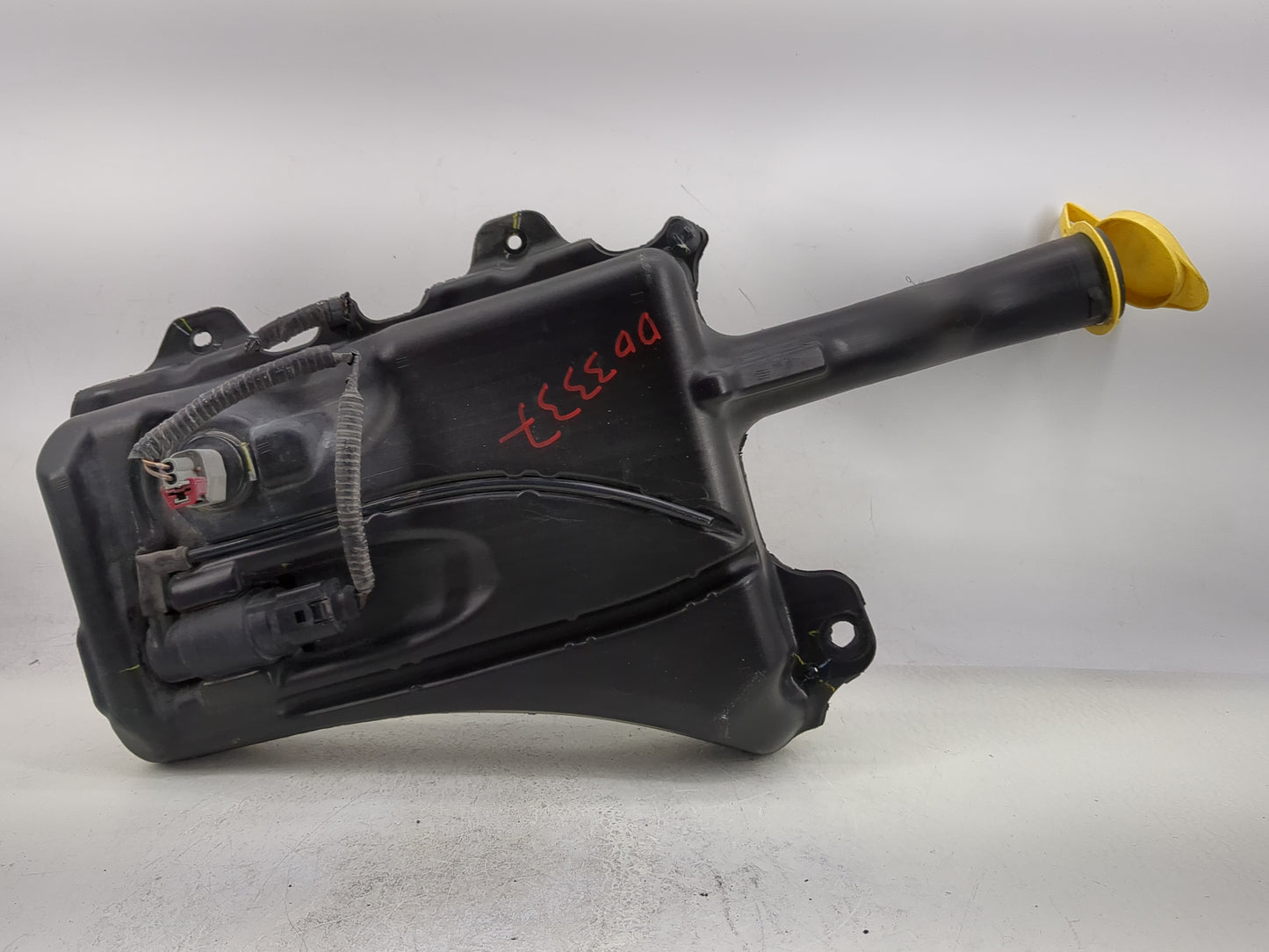 2015-2017 Chrysler 200 Windshield Washer Fluid Reservoir Bottle Oem - Oemusedautoparts1.com