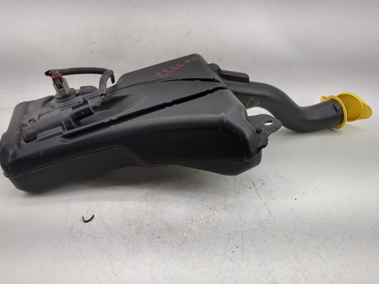 2015-2017 Chrysler 200 Windshield Washer Fluid Reservoir Bottle Oem - Oemusedautoparts1.com