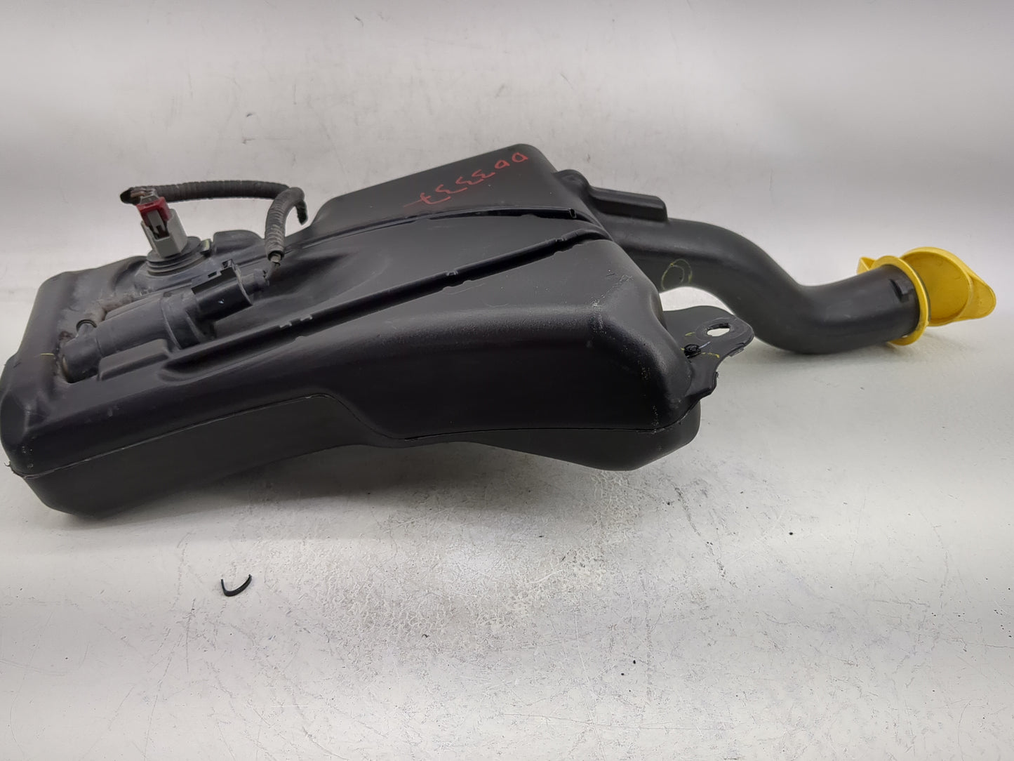 2015-2017 Chrysler 200 Windshield Washer Fluid Reservoir Bottle Oem - Oemusedautoparts1.com