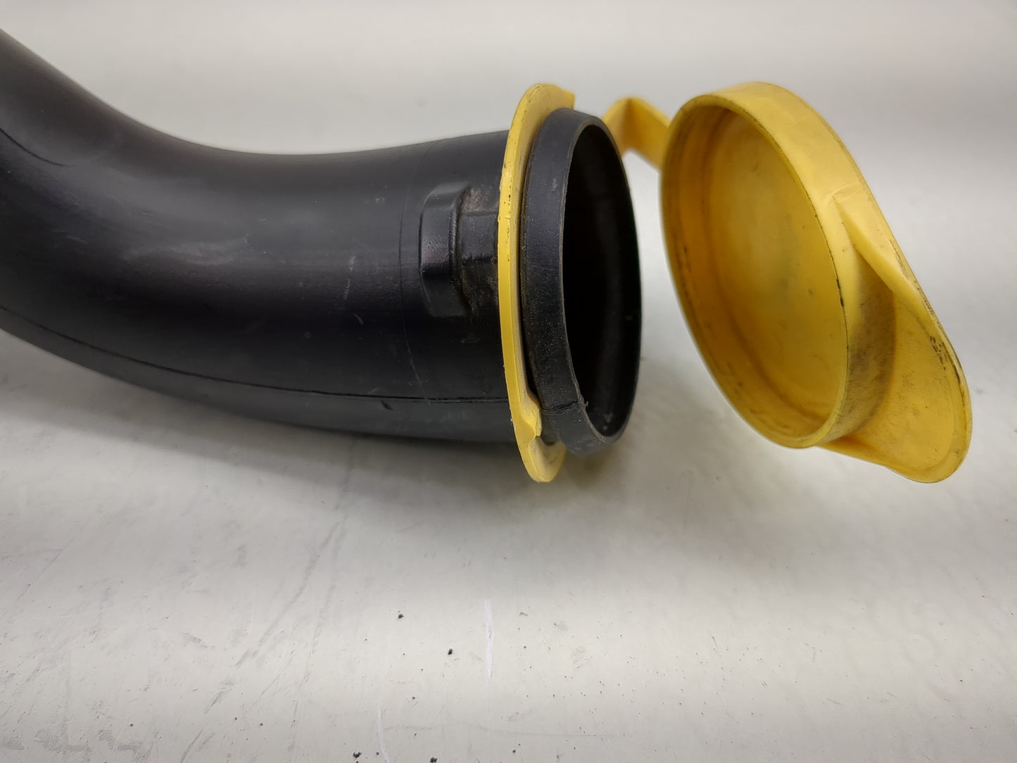 2015-2017 Chrysler 200 Windshield Washer Fluid Reservoir Bottle Oem - Oemusedautoparts1.com