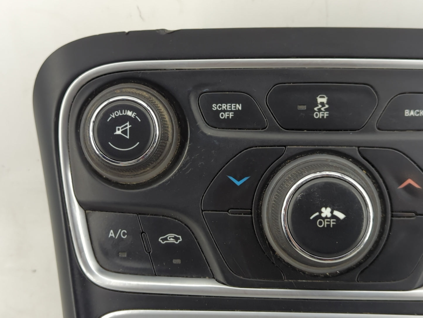 2017 Chrysler 200 Radio AM FM Cd Player Receiver Replacement P/N:05091529AF Fits OEM Used Auto Parts - Oemusedautoparts1.com
