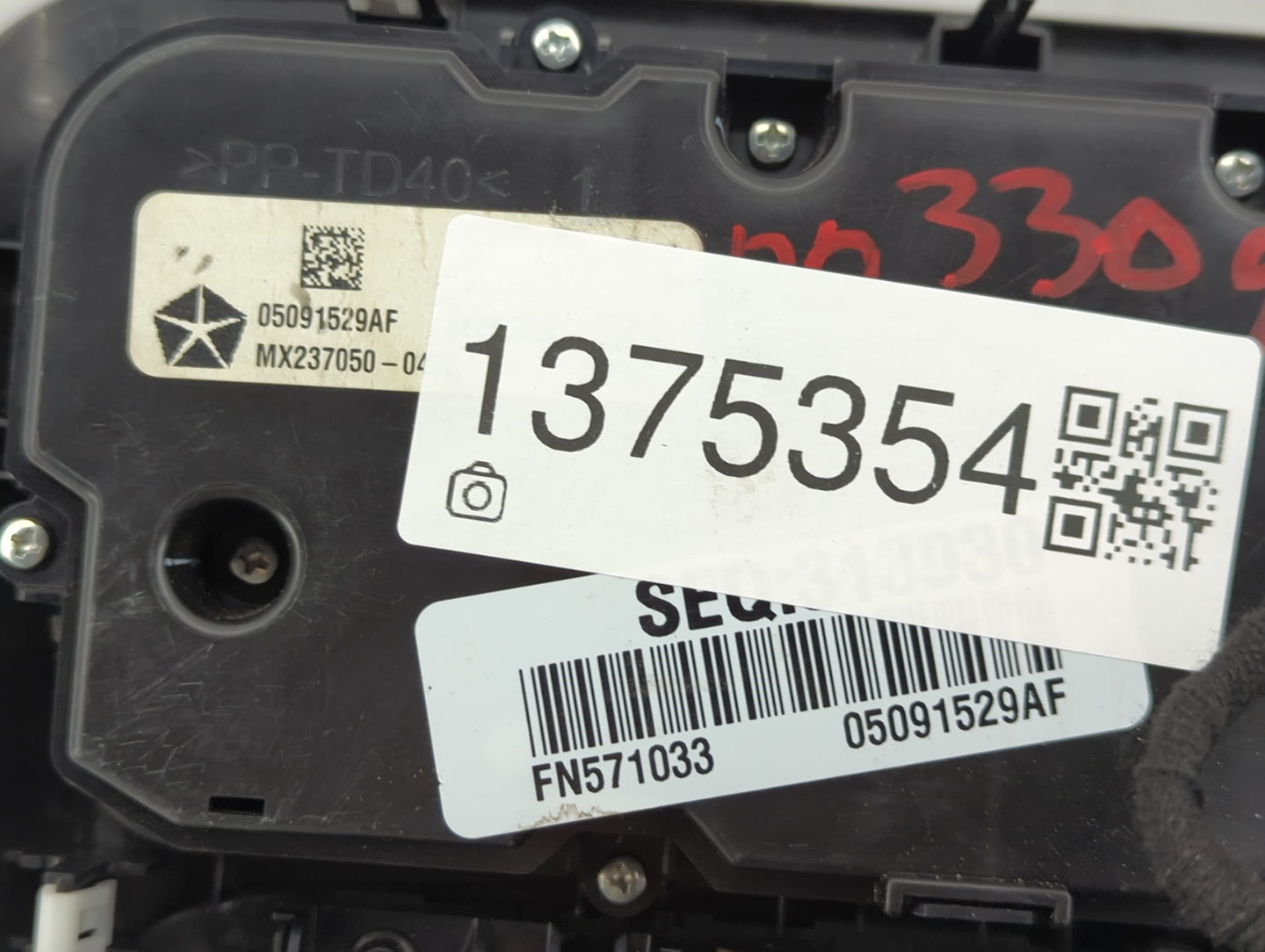 2017 Chrysler 200 Radio AM FM Cd Player Receiver Replacement P/N:05091529AF Fits OEM Used Auto Parts - Oemusedautoparts1.com