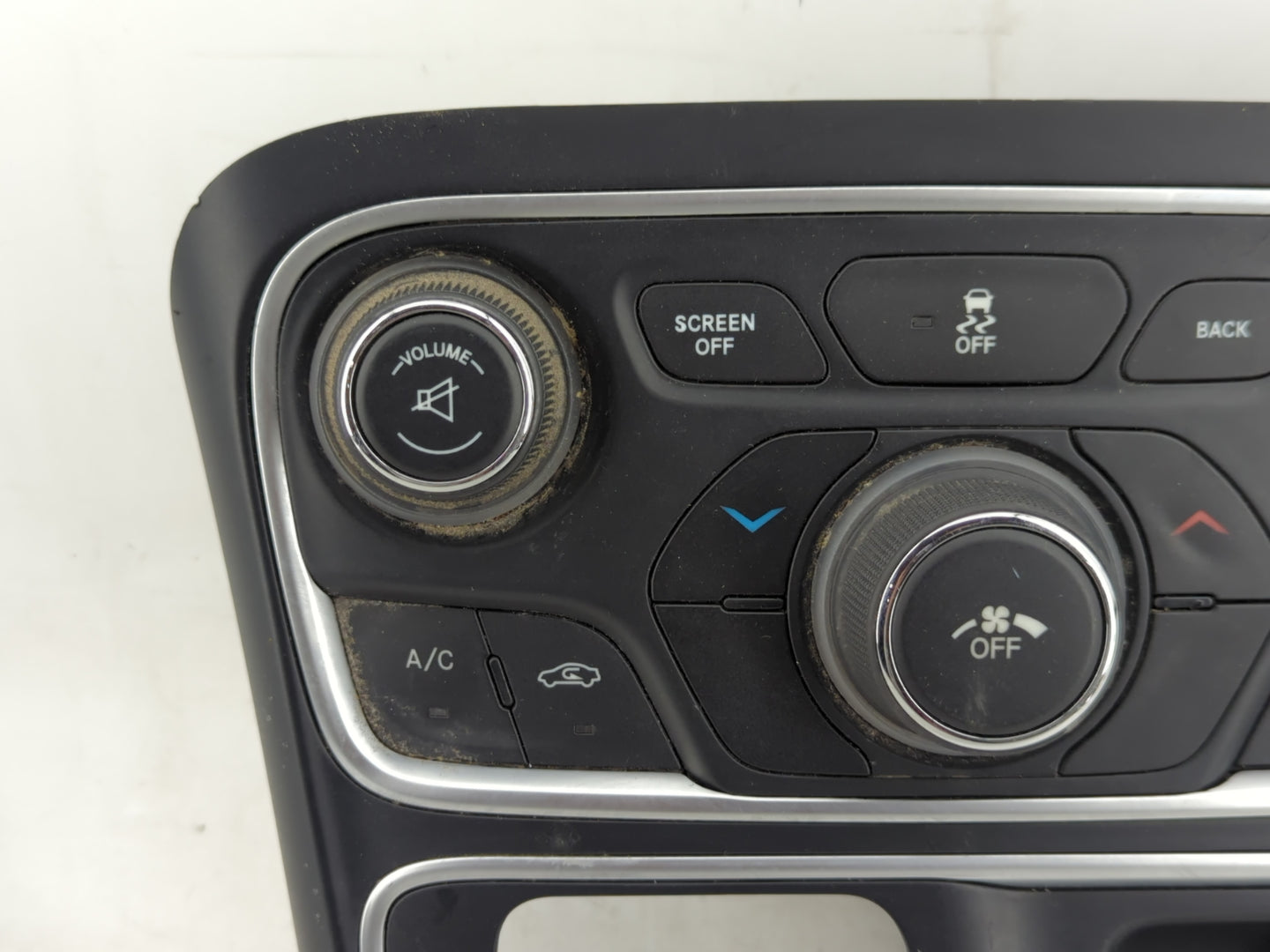 2017 Chrysler 200 Radio AM FM Cd Player Receiver Replacement P/N:68270685AA Fits OEM Used Auto Parts - Oemusedautoparts1.com