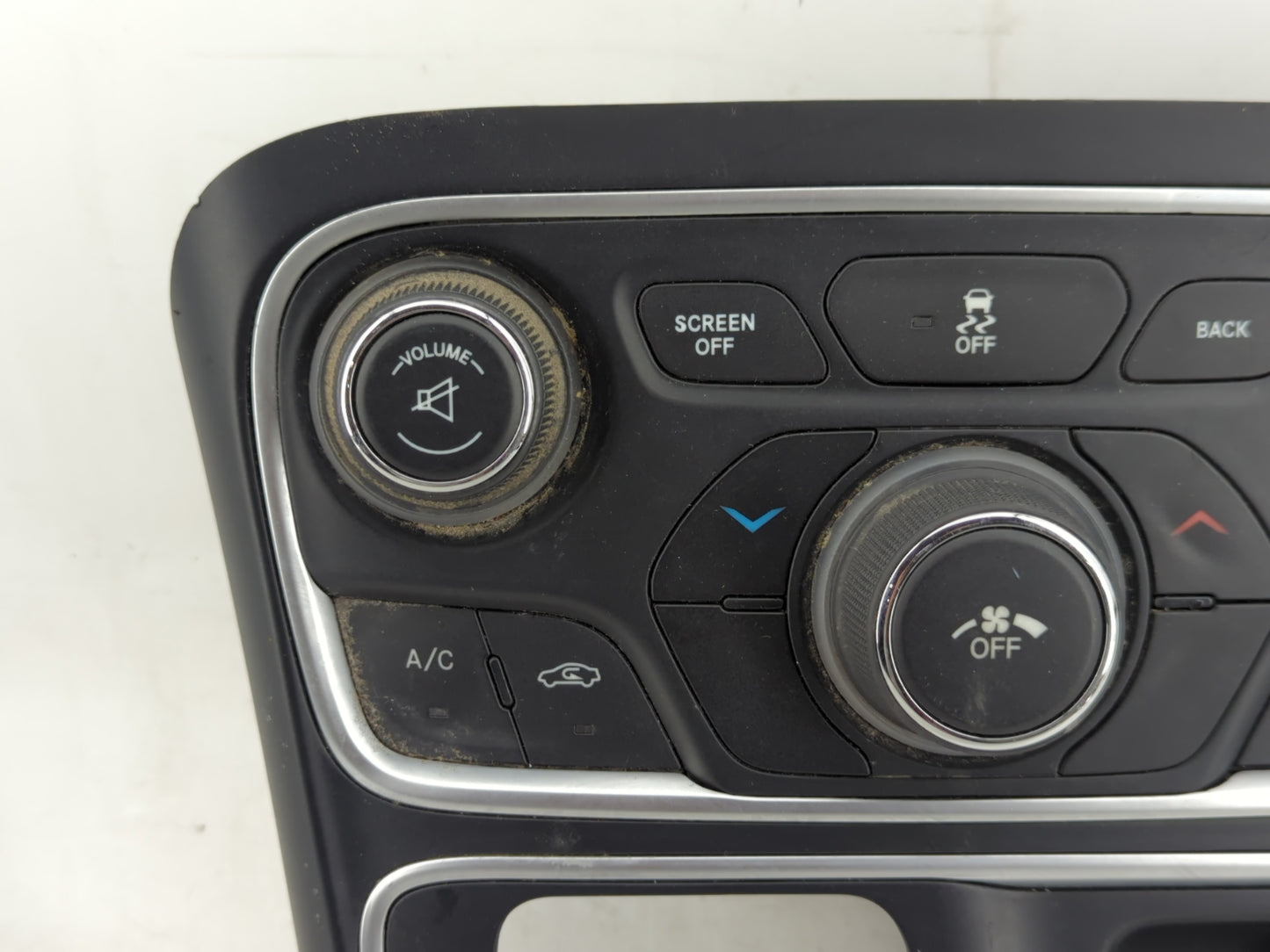 2017 Chrysler 200 Radio AM FM Cd Player Receiver Replacement P/N:68270685AA Fits OEM Used Auto Parts - Oemusedautoparts1.com
