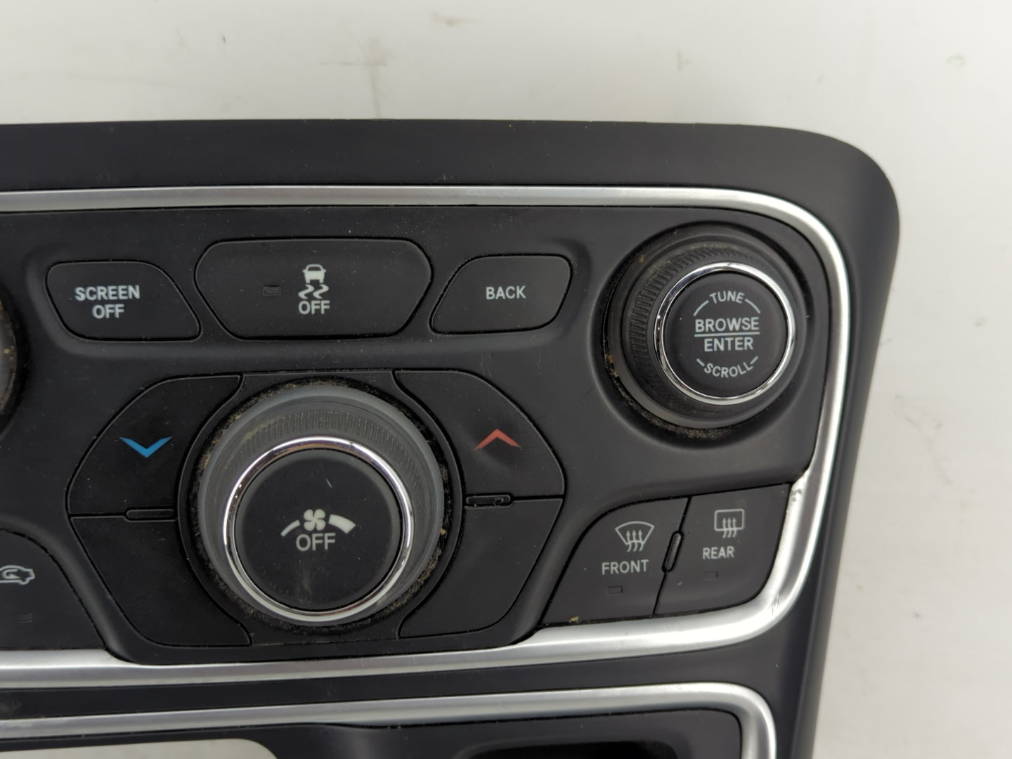 2017 Chrysler 200 Radio AM FM Cd Player Receiver Replacement P/N:68270685AA Fits OEM Used Auto Parts - Oemusedautoparts1.com