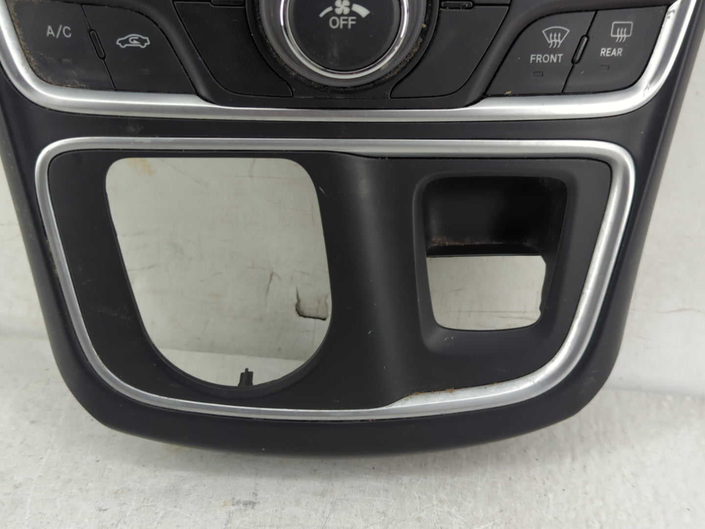 2017 Chrysler 200 Radio AM FM Cd Player Receiver Replacement P/N:68270685AA Fits OEM Used Auto Parts - Oemusedautoparts1.com