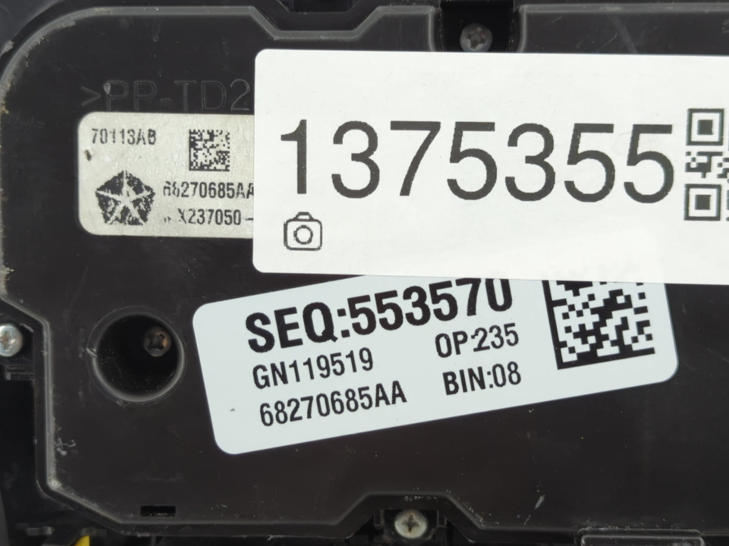 2017 Chrysler 200 Radio AM FM Cd Player Receiver Replacement P/N:68270685AA Fits OEM Used Auto Parts - Oemusedautoparts1.com