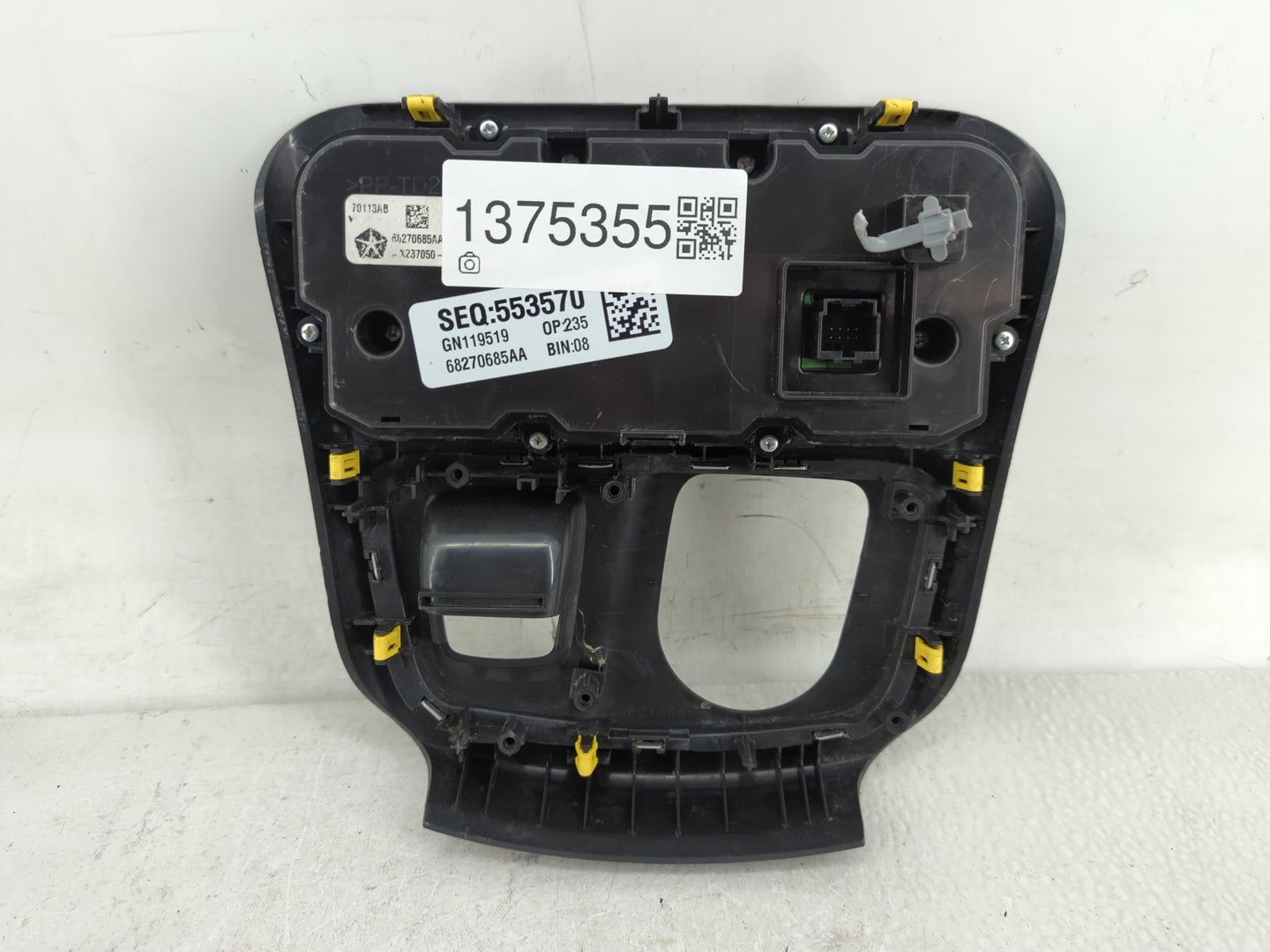 2017 Chrysler 200 Radio AM FM Cd Player Receiver Replacement P/N:68270685AA Fits OEM Used Auto Parts - Oemusedautoparts1.com