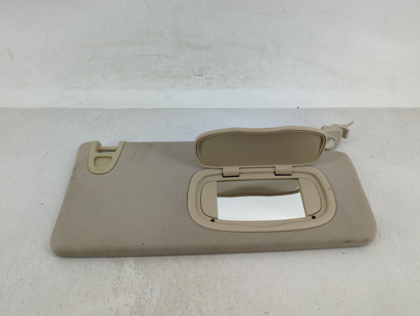 2016-2017 Chrysler 200 Sun Visor Shade Replacement Driver Left Mirror Fits Fits 2016 2017 OEM Used Auto Parts - Oemusedautop