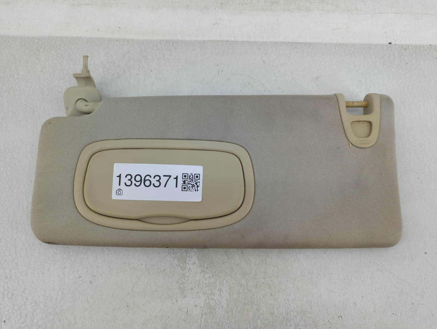 2016-2017 Chrysler 200 Sun Visor Shade Replacement Passenger Right Mirror Fits Fits 2016 2017 OEM Used Auto Parts - Oemuseda