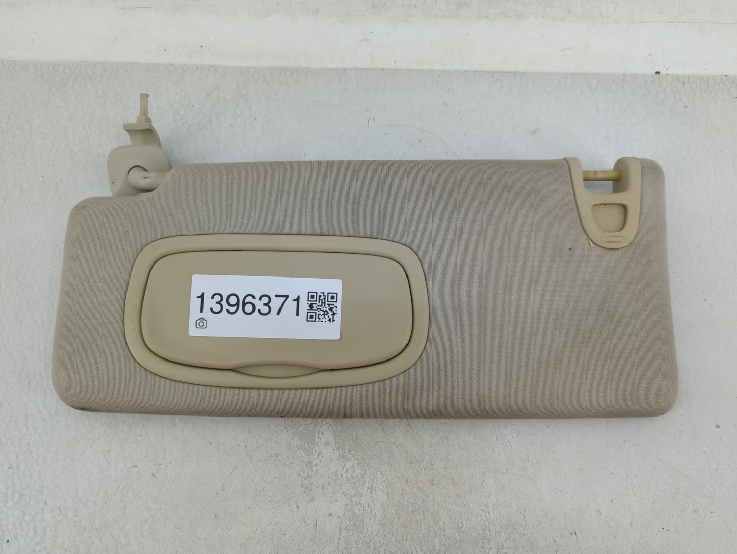 2016-2017 Chrysler 200 Sun Visor Shade Replacement Passenger Right Mirror Fits Fits 2016 2017 OEM Used Auto Parts - Oemuseda