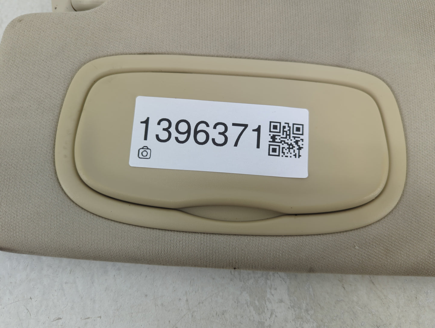 2016-2017 Chrysler 200 Sun Visor Shade Replacement Passenger Right Mirror Fits Fits 2016 2017 OEM Used Auto Parts - Oemuseda