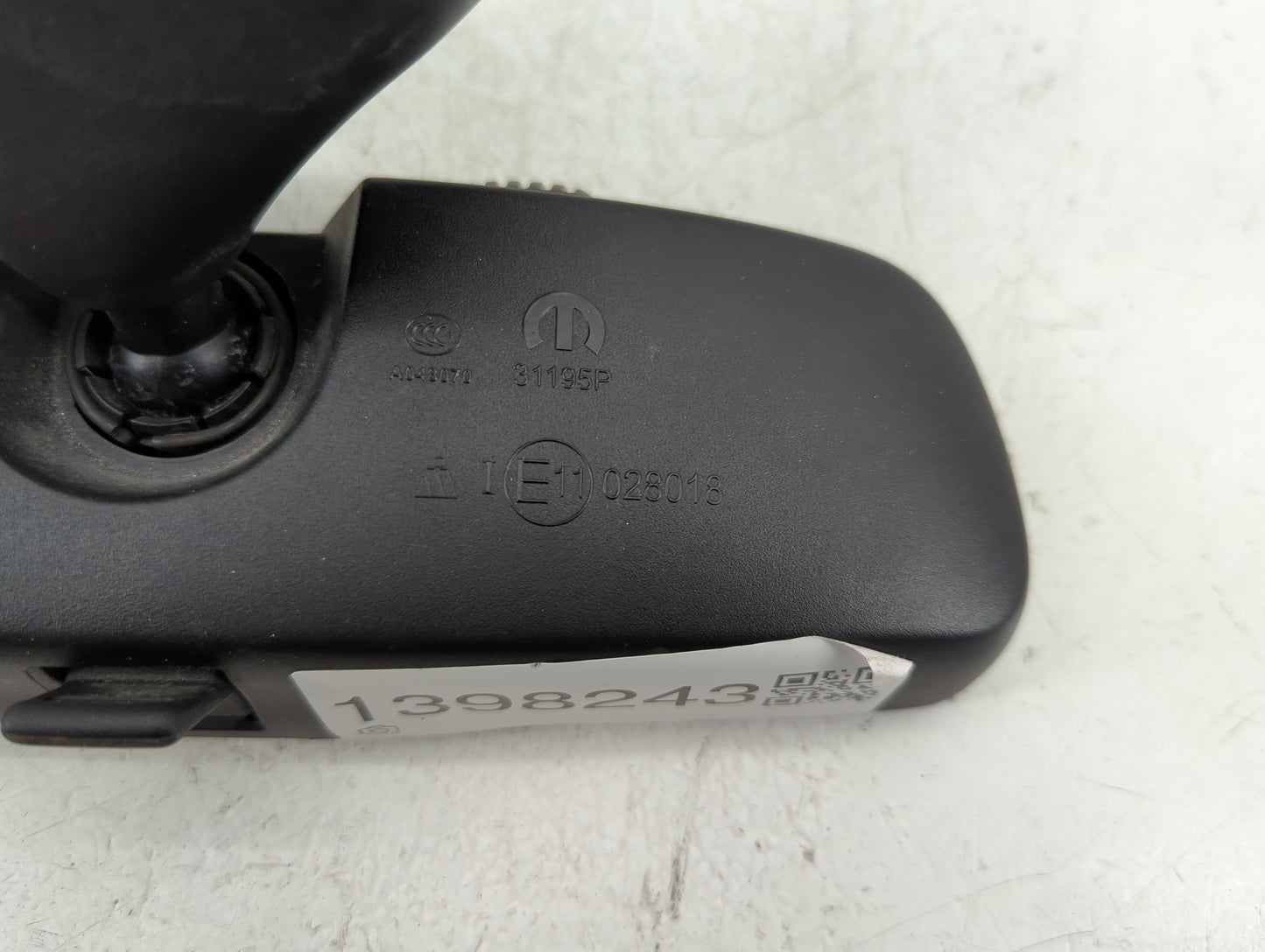 2011-2017 Chrysler 200 Interior Rear View Mirror Replacement OEM P/N:A043070 Fits OEM Used Auto Parts - Oemusedautoparts1.co