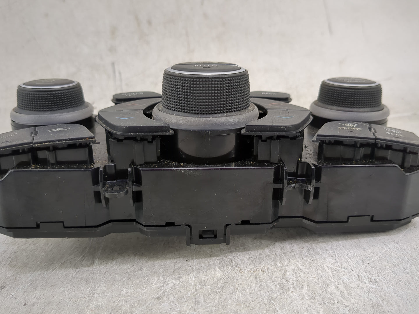 2016-2017 Chrysler 200 Climate Control Module Temperature AC/Heater Replacement P/N:05091536AF Fits Fits 2016 2017 OEM Used 