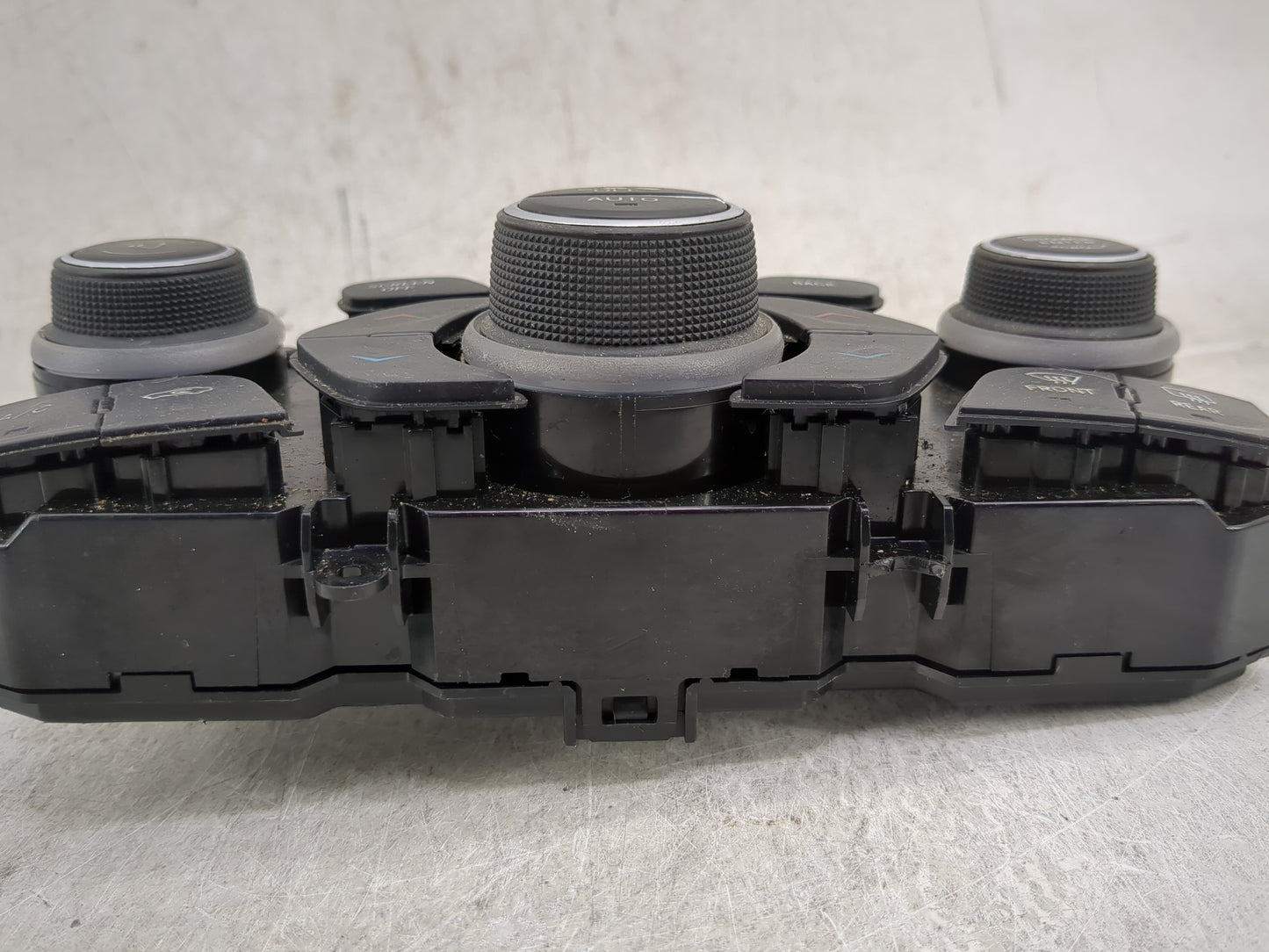 2016-2017 Chrysler 200 Climate Control Module Temperature AC/Heater Replacement P/N:05091536AF Fits Fits 2016 2017 OEM Used 