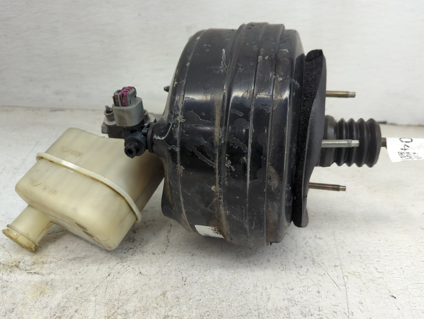 2015-2017 Chrysler 200 Power Brake Booster Oem - Oemusedautoparts1.com