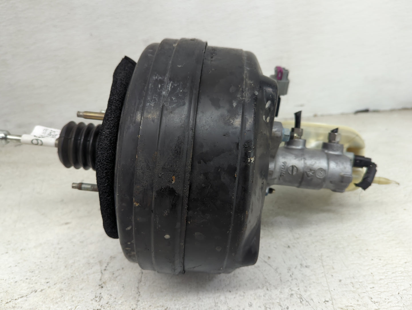 2015-2017 Chrysler 200 Power Brake Booster Oem - Oemusedautoparts1.com