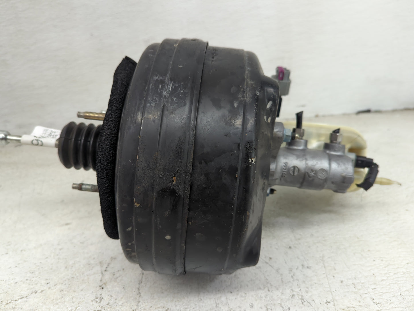 2015-2017 Chrysler 200 Power Brake Booster Oem - Oemusedautoparts1.com