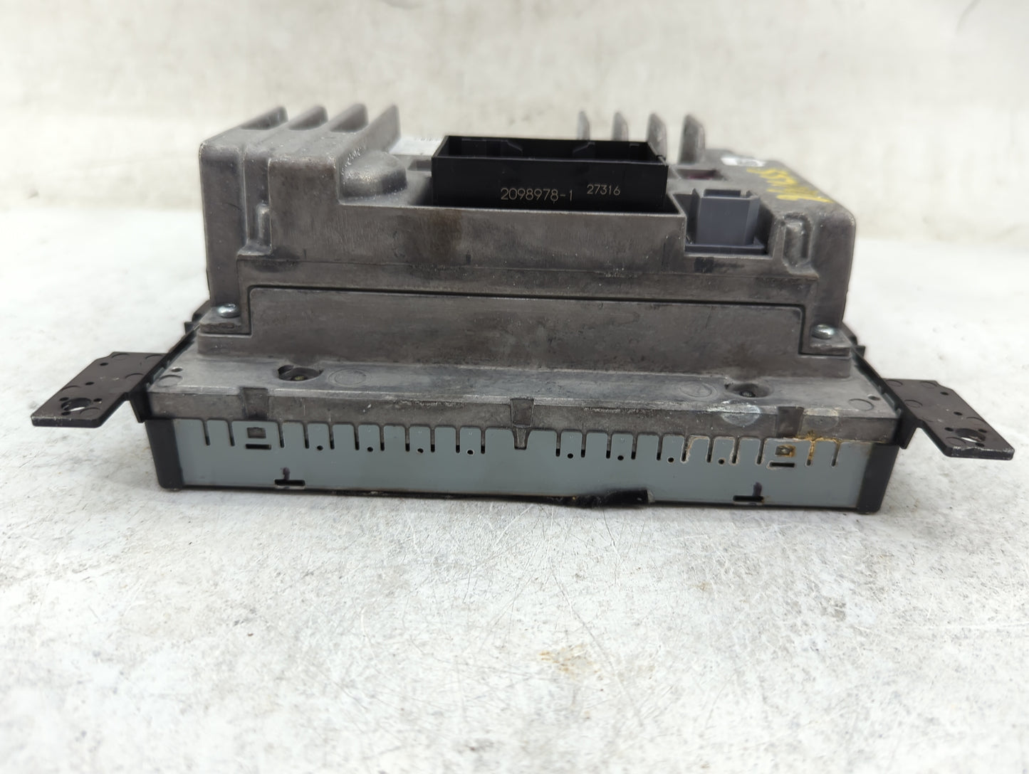 2017 Chrysler 200 Radio AM FM Cd Player Receiver Replacement P/N:68270680AE QNG-BE2801, 6434C-BE2801, M6CX8AWD Fits OEM Used