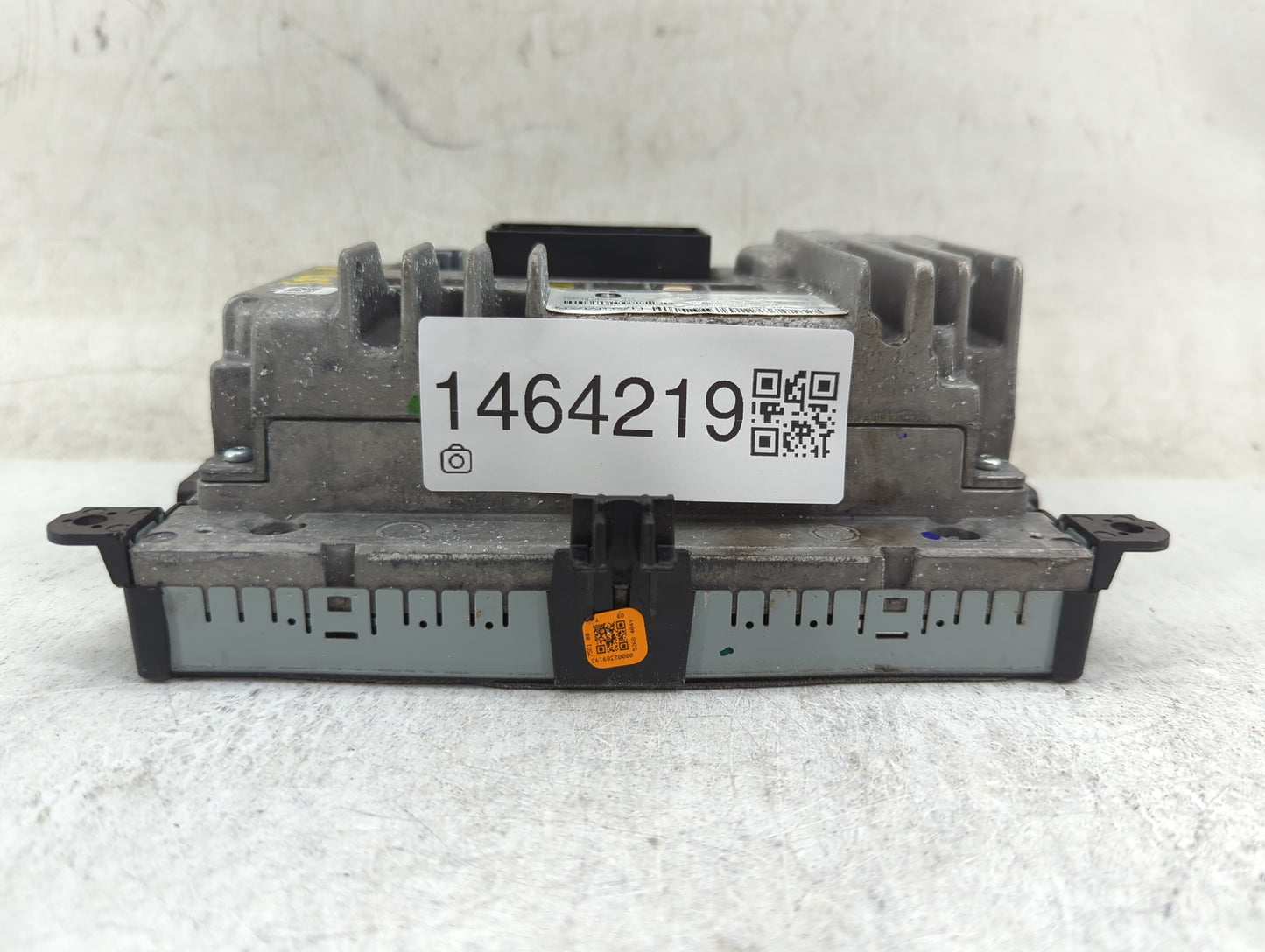 2017 Chrysler 200 Radio AM FM Cd Player Receiver Replacement P/N:68270680AE QNG-BE2801, 6434C-BE2801, M6CX8AWD Fits OEM Used
