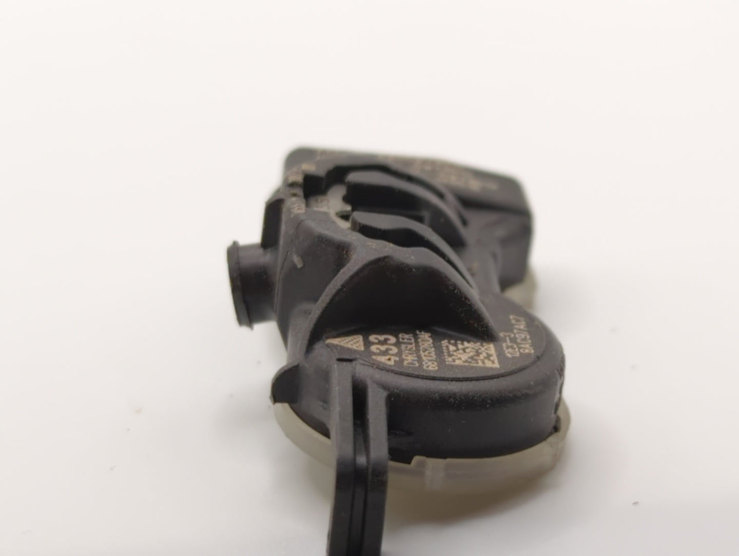 2017 Chrysler 200 Tire Pressure Monitoring System Sensor Tpms - Oemusedautoparts1.com