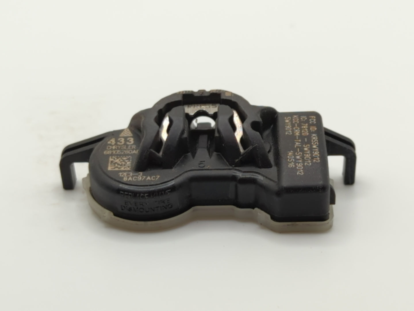 2017 Chrysler 200 Tire Pressure Monitoring System Sensor Tpms - Oemusedautoparts1.com